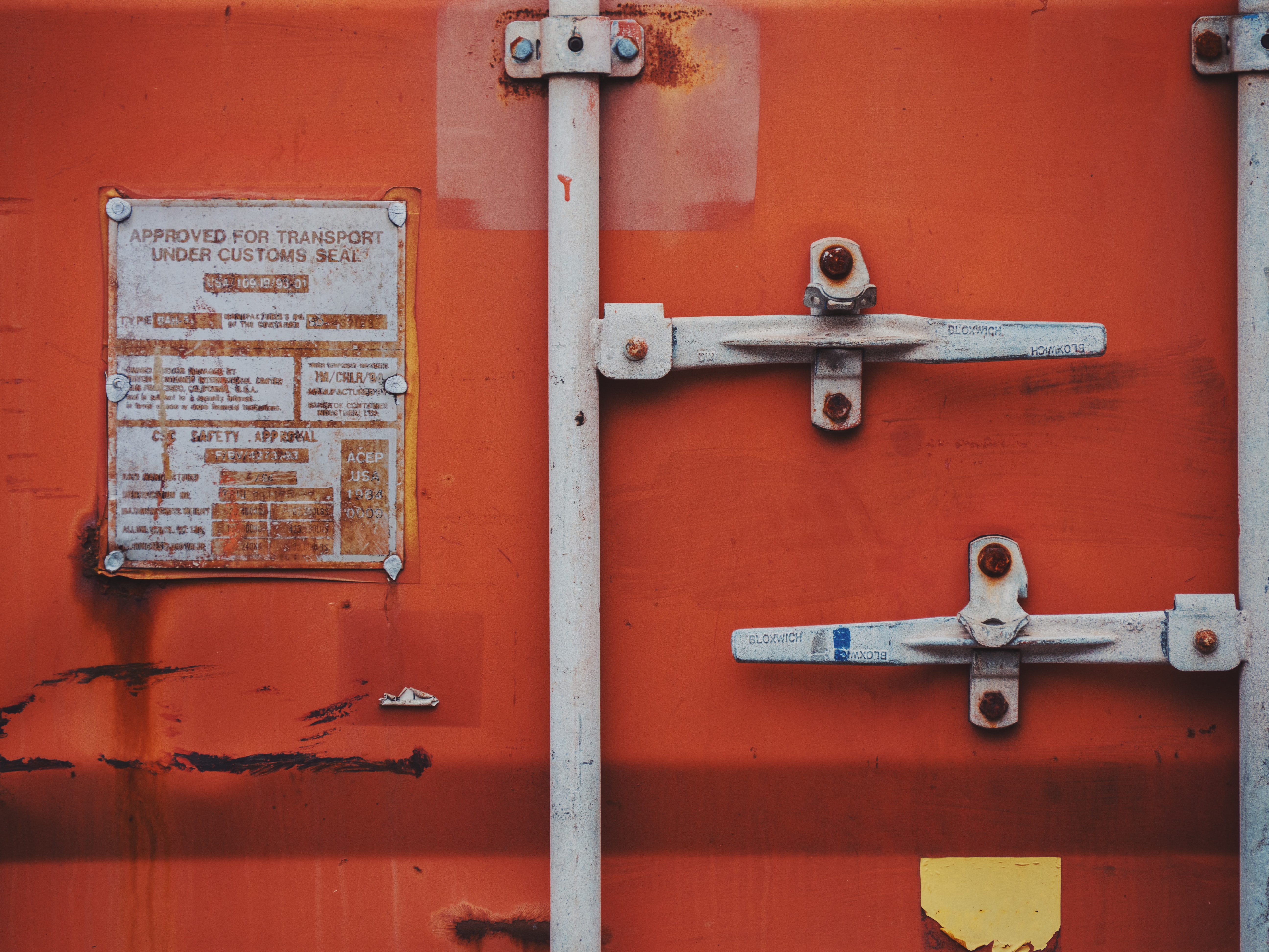 20 foot container dimensions